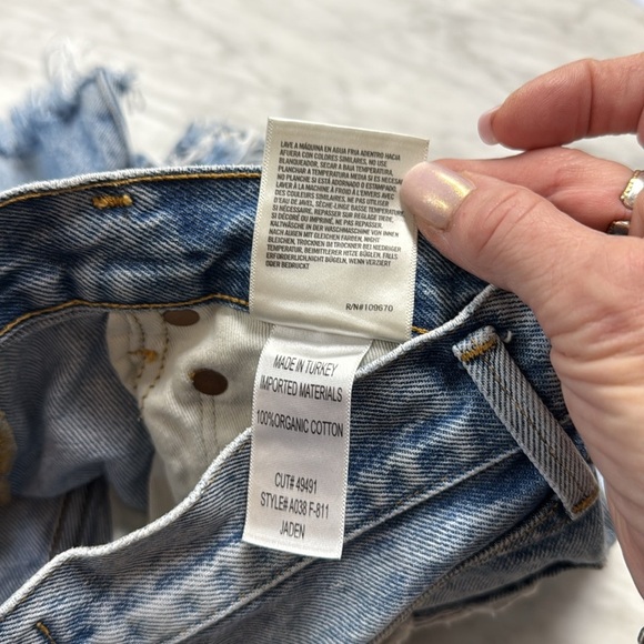 Agolde Jaden Denim Cut Off Shorts Size 26 - Picture 5 of 7